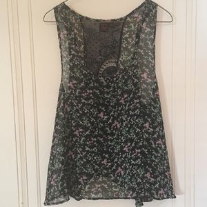 🤩Macys Material Girl tank top floral lace black